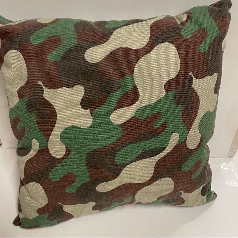 Man Cave Pillow Cup Holder Camo - Picture 4 of 4